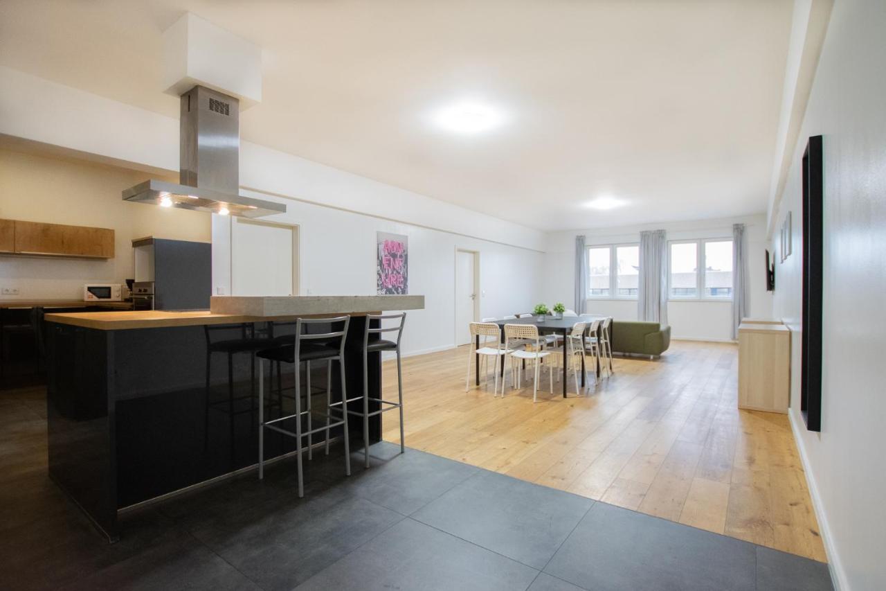 Raj Living - 250M2 Loft With 6 Rooms Im Industriegebiet - 20 Min Messe Dus & Old Town Dus デュッセルドルフ エクステリア 写真